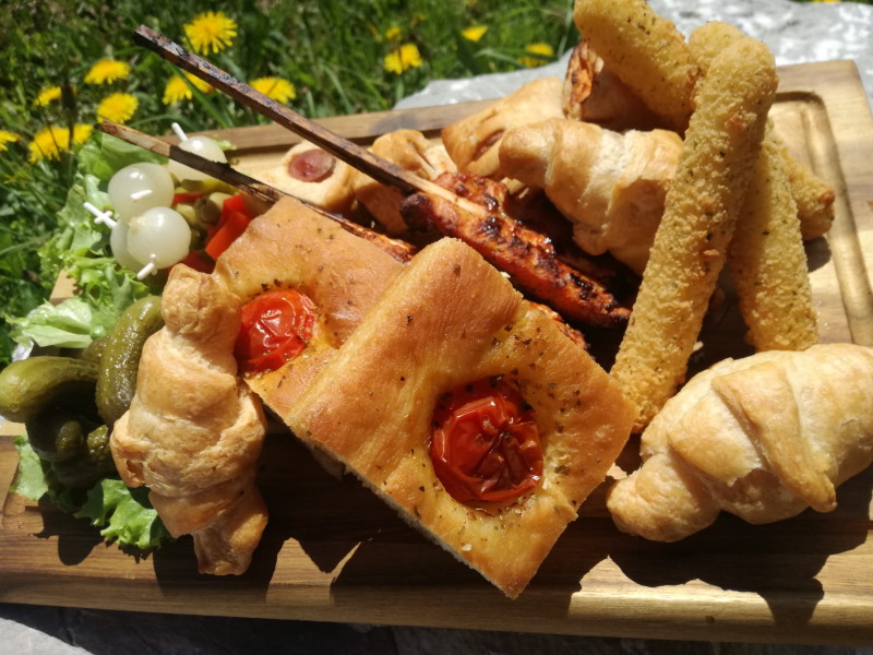 Baita Caserina Fiemme merenda in rifugio